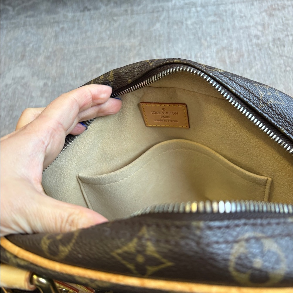 Louis Vuitton Manhattan PM - Picture 6 of 16